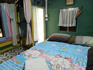 Individually decorated, desk, blackout curtains, bed sheets - peaceland farmstay  (Phayuha Khirim)