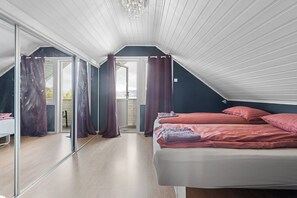 4 bedrooms, WiFi, bed sheets