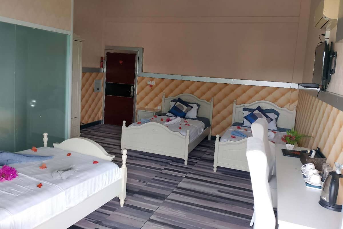 Premium Triple Room