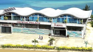 Front of property - Crystal Palace Hotel (Port Vila)