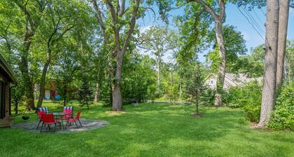 A cozy, modern cottage has all the amenities and privacy a hotel cannot offer.