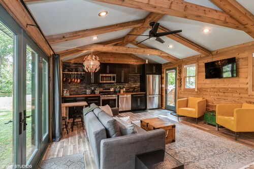  A cozy, modern cottage has all the amenities and privacy a hotel cannot offer.