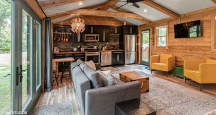 A cozy, modern cottage has all the amenities and privacy a hotel cannot offer.