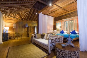 12 soverom, safe på rommet, strykejern/-brett og wi-fi (inkludert)