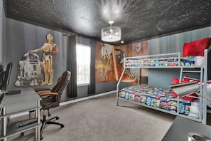 9 Schlafzimmer, BĂŒgeleisen/BĂŒgelbrett, kostenloses WLAN, BettwĂ€sche