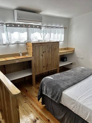 14 bedrooms, in-room safe, iron/ironing board, free WiFi