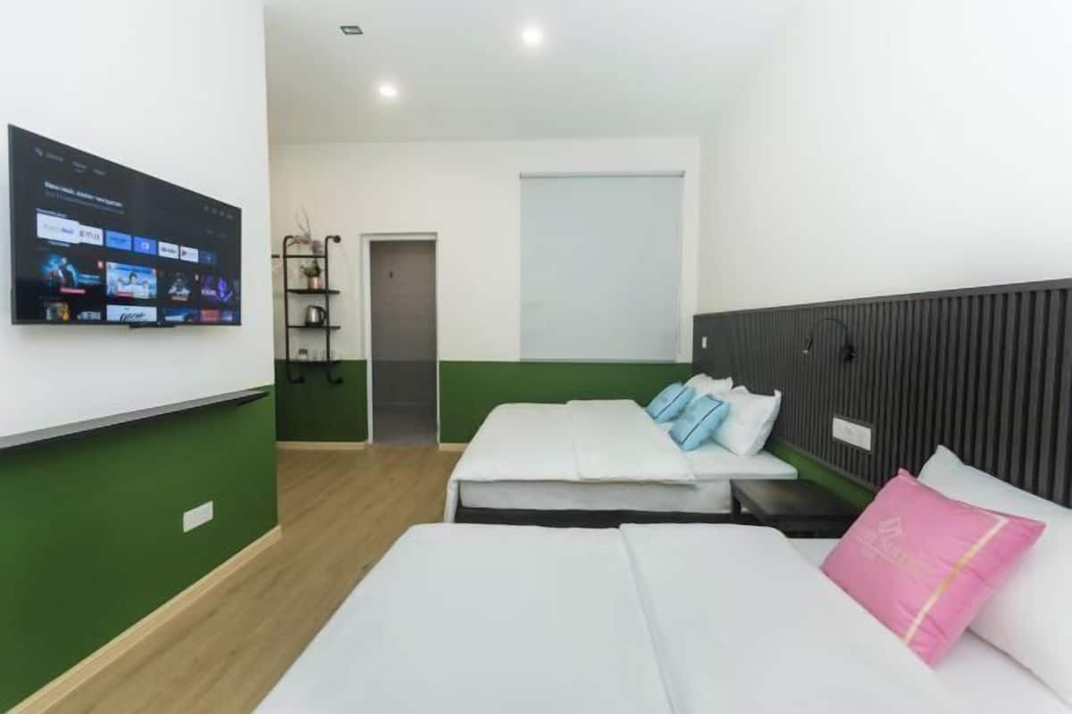 1 bedroom, premium bedding, free WiFi, bed sheets