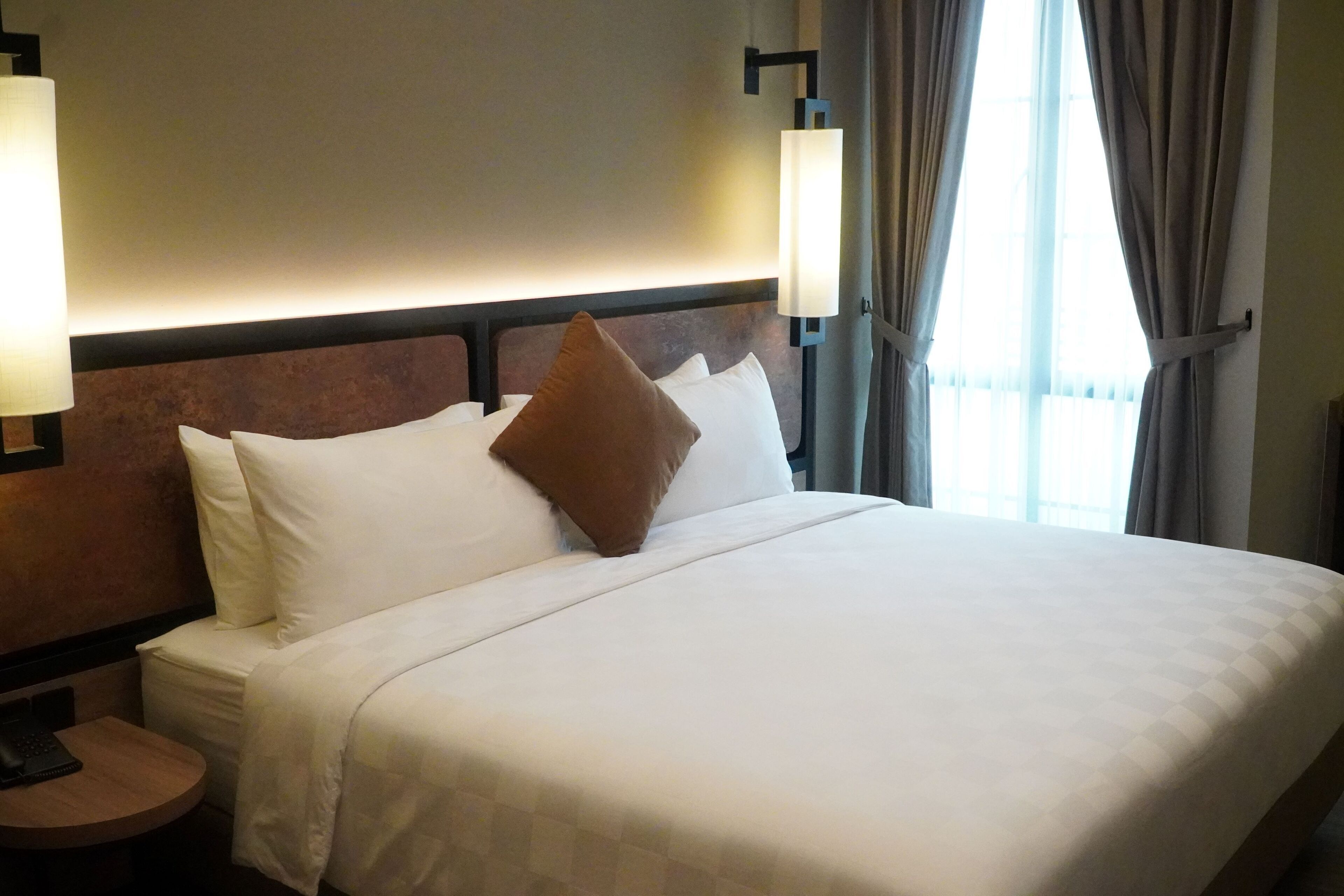 Suite, Non Smoking | Meja, ruang kerja komputer riba, langsir/tirai gelap terus 