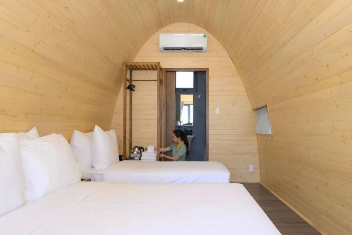 Free WiFi, bed sheets