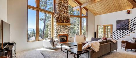 Televisión, chimenea