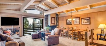 Private Hoa Beach, Pool and Hot Tub -Rocky Ridge Above The Lake