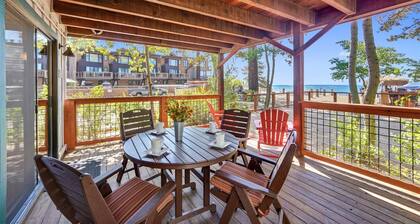 Sandy yard that backs to the Beach! Walk to town -Lakefront on the Beach