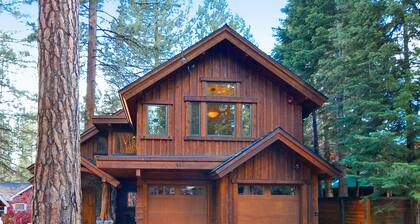 Brockway Lux- hot tub, dog friendly, walk to beach & restaurants