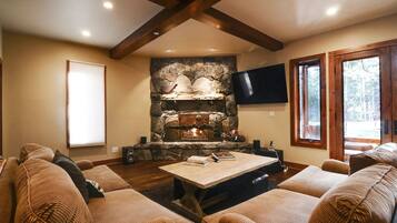 TV, fireplace, stereo