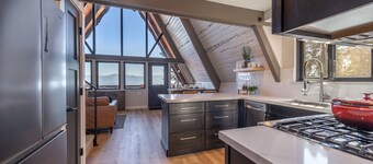 Breathtaking Mountain/Lake View, A Frame, Dogs OK- Nightingale Lakeview