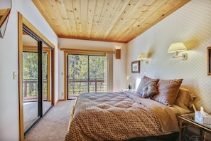 4 bedrooms, WiFi, bed sheets - HOA  w/ Pools & Hot Tubs, Dogs Ok- Northstar On The Course (Truckee)