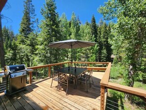 Outdoor dining - Alpine Getaway - N. Lake Tahoe, Hot Tub, Mountain Views (Alpine Meadows)