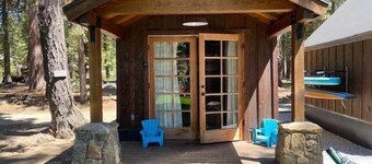 Dogs OK, Hot Tub, Lake View- Belle's Bungalow