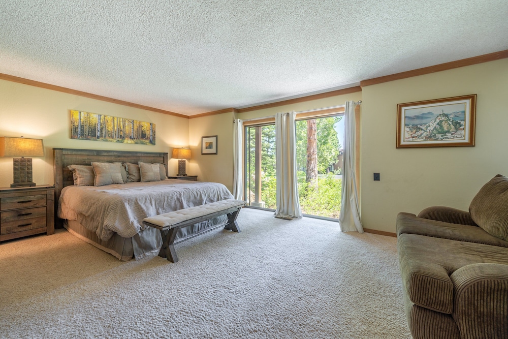 Private Hoa Beach, Pool and Hot Tub -Rocky Ridge Above The Lake - Tahoe ...