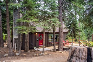 Exterior - Tahoe Vista, Dogs Ok, Walk to Lake and Hiking -Into the Woods (Tahoe Vista)