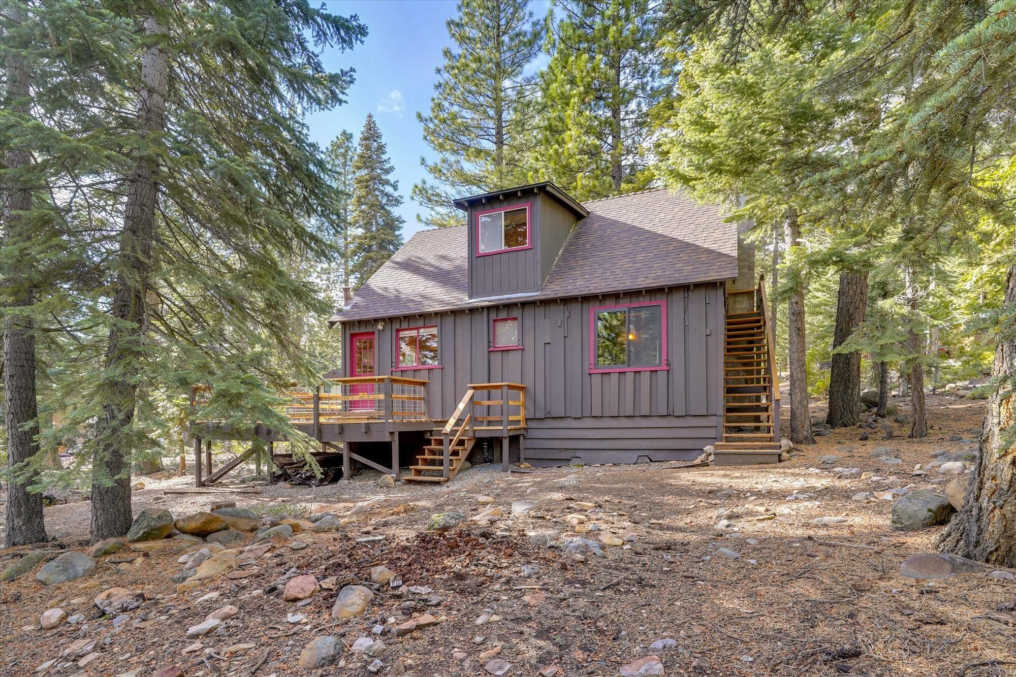 Tahoe Vista, Dogs Ok, Walk to Lake and Hiking -Into the Woods