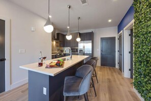 Fridge, microwave, oven, stovetop - Modern Muse-Odyssey-Heart of Midtown-Pool & Gym (Nashville)