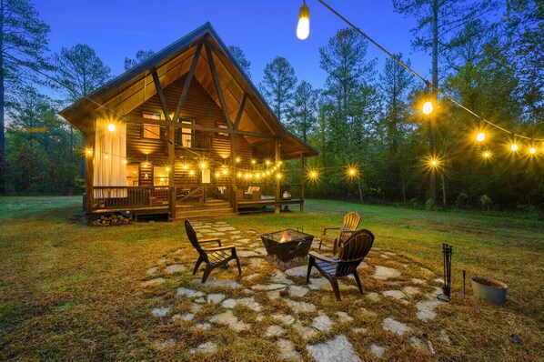 Terrace/patio - Daydream Chalet · Hideaway: Nature Views, Kids Playroom & Cozy Balcony (Broken Bow)