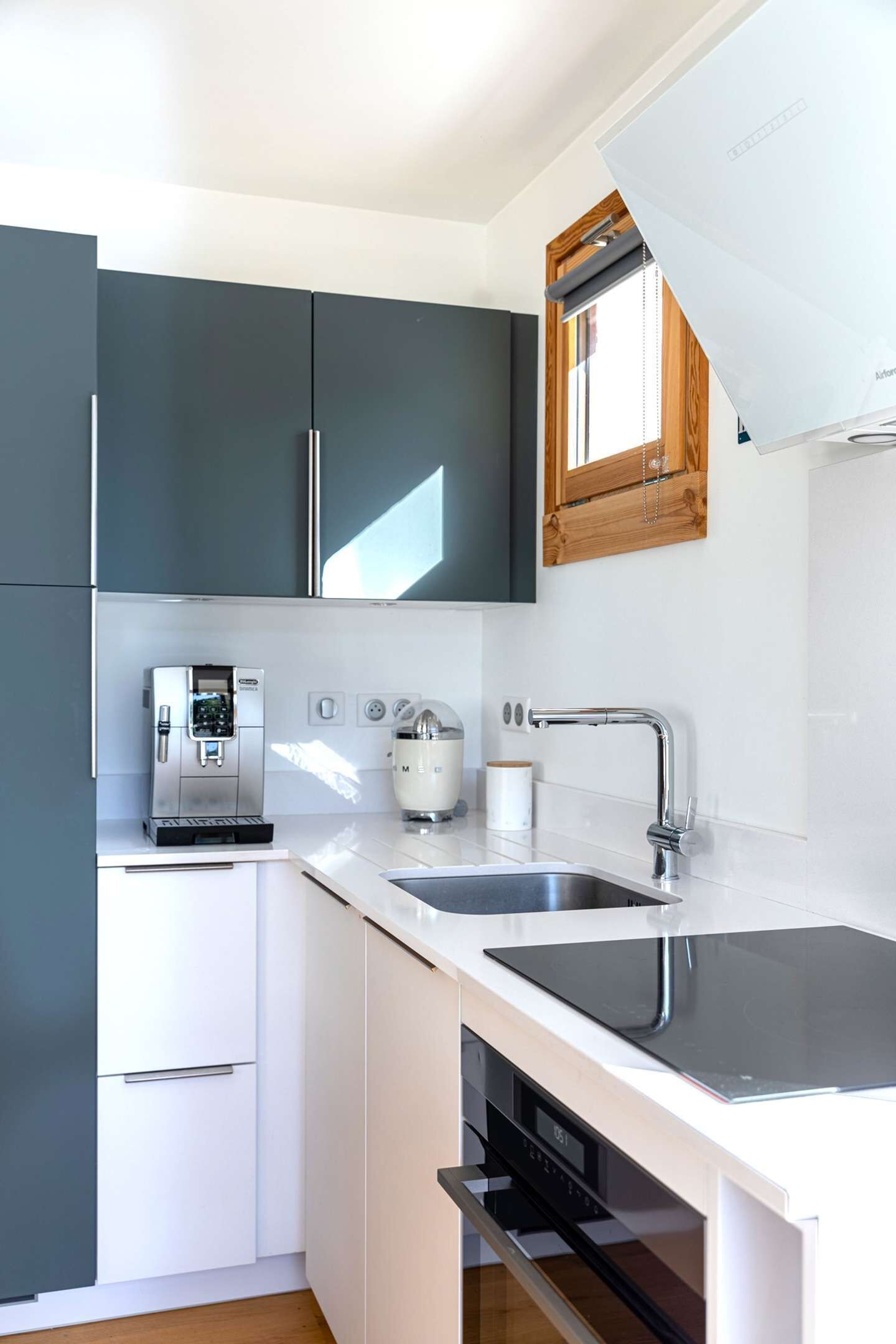 雪櫃、微波爐、焗爐、多士爐