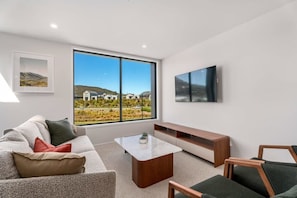 TV, offices - Alpine Serenity Summa (Wanaka)