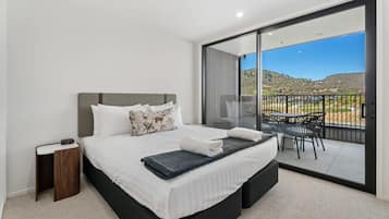 2 bedrooms, desk, iron/ironing board, WiFi