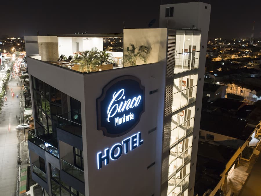 Fachada de la propiedad