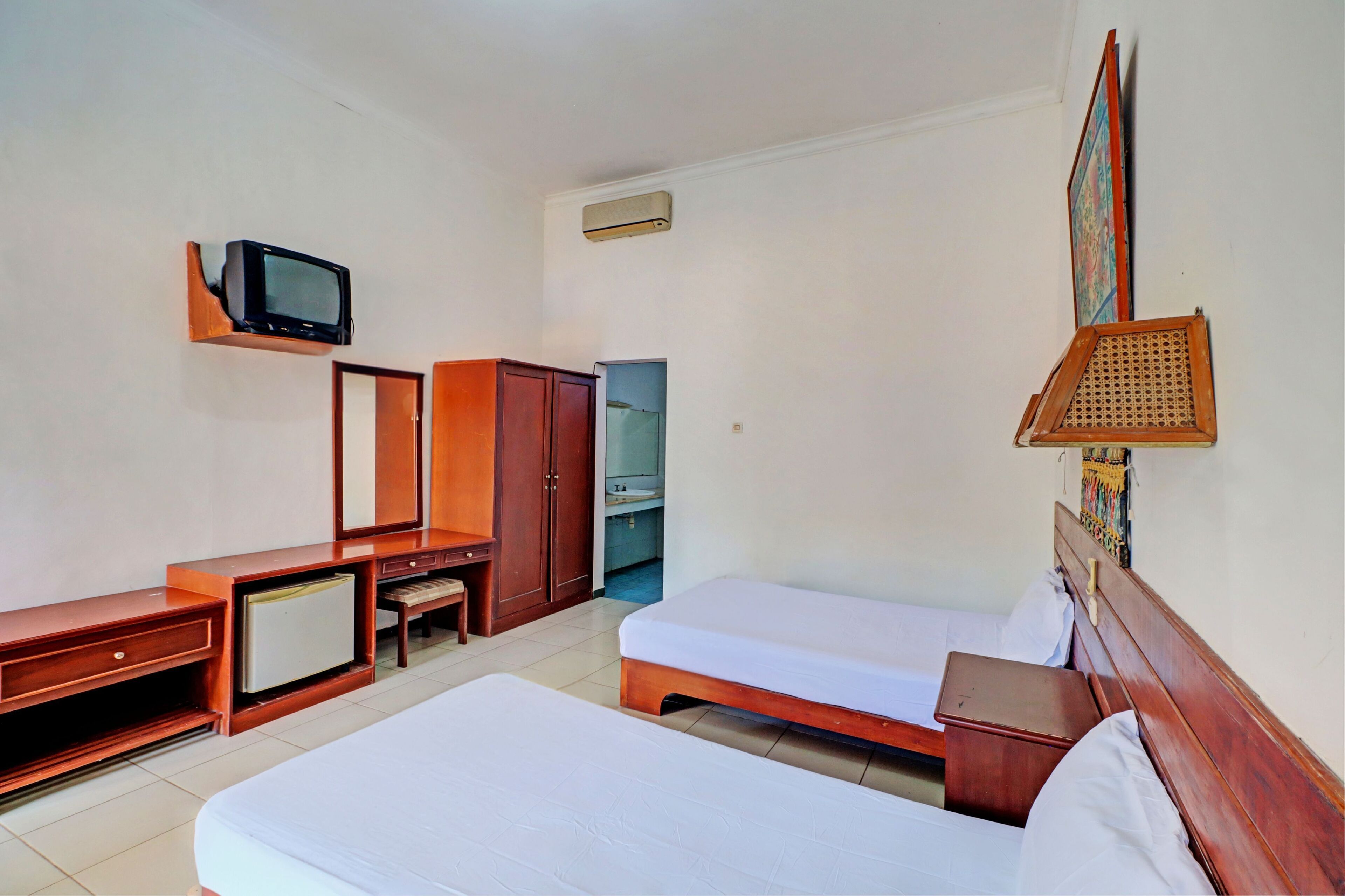 Habitación superior con 2 camas individuales | Wifi gratis y ropa de cama 