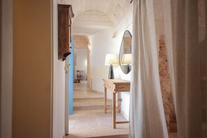 3 bedrooms - TD Trullo Titiro w Wine Cellar Vineyard Pool (Ostuni)