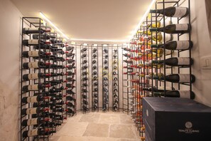 House | 3 bedrooms - TD Trullo Titiro w Wine Cellar Vineyard Pool (Ostuni)