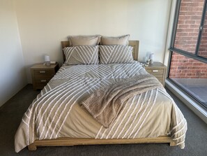 2 slaapkamers, een strijkplank/strijkijzer, gratis wifi