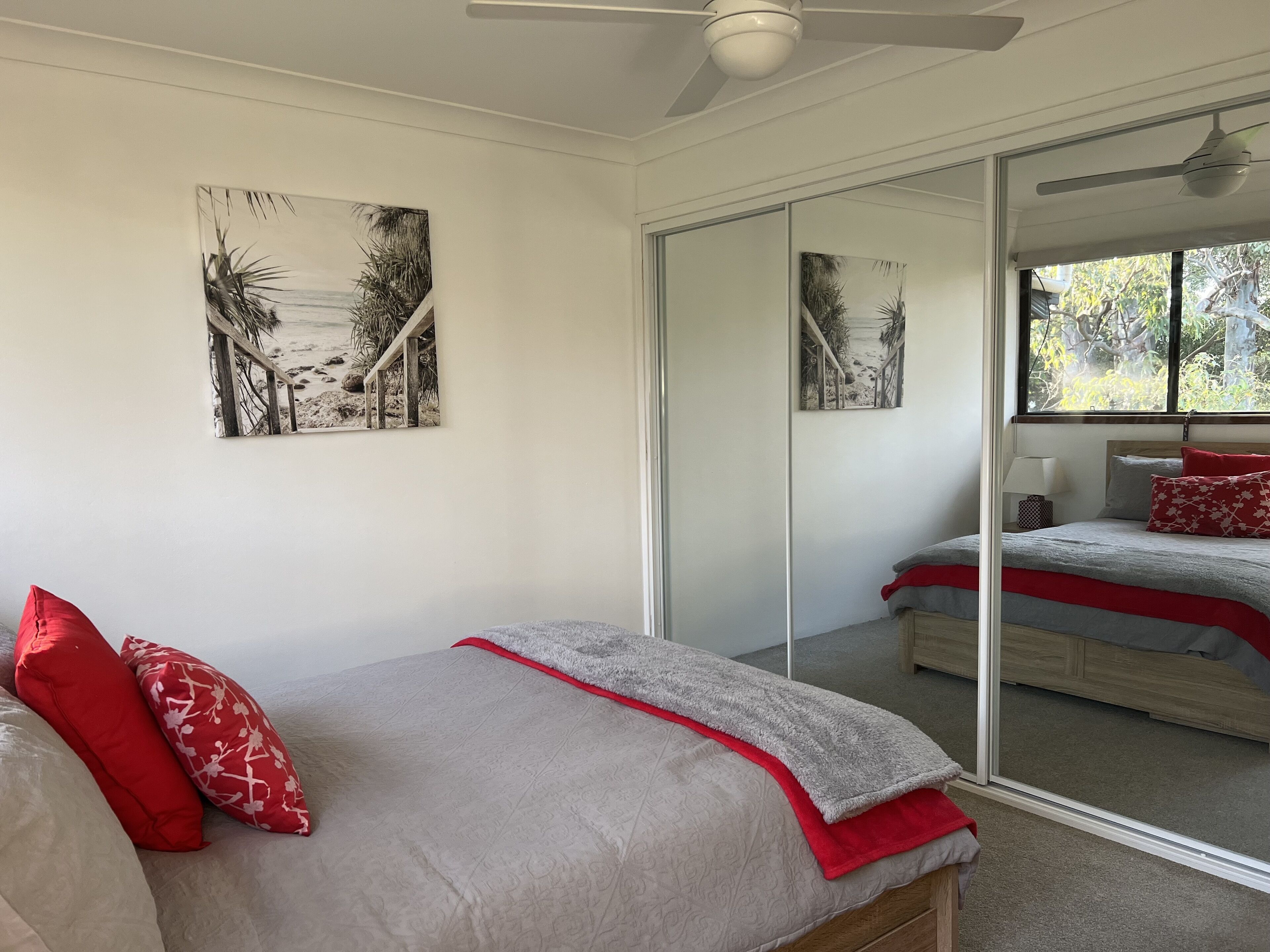 2 bedrooms, iron/ironing board, free WiFi