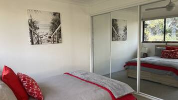 2 bedrooms, iron/ironing board, free WiFi