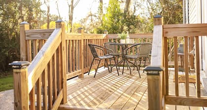 4 mi. to Beaufort Waterfront and Parris Island 🇺🇸- 🧲 Pit - Porch w/ Grill