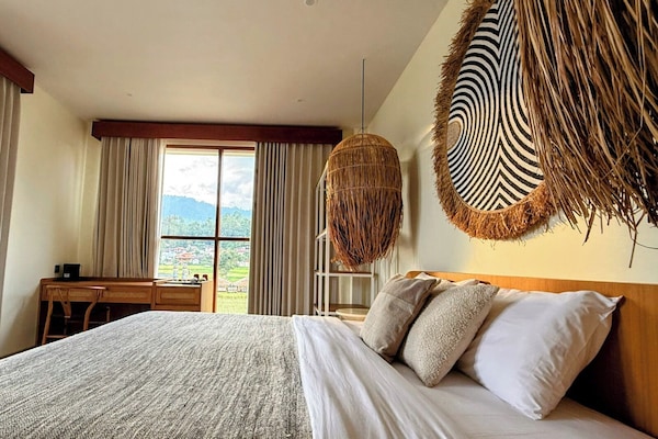 Executive Room | Desk, free WiFi