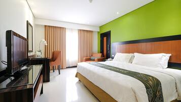 Deluxe Room, 1 King Bed | Desk, free WiFi