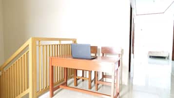 Quầy tiếp tân