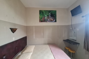 Standard Double Room - Capital O 93250 Hotel Tirta Kencana 2 Baturaden (Baturaden)