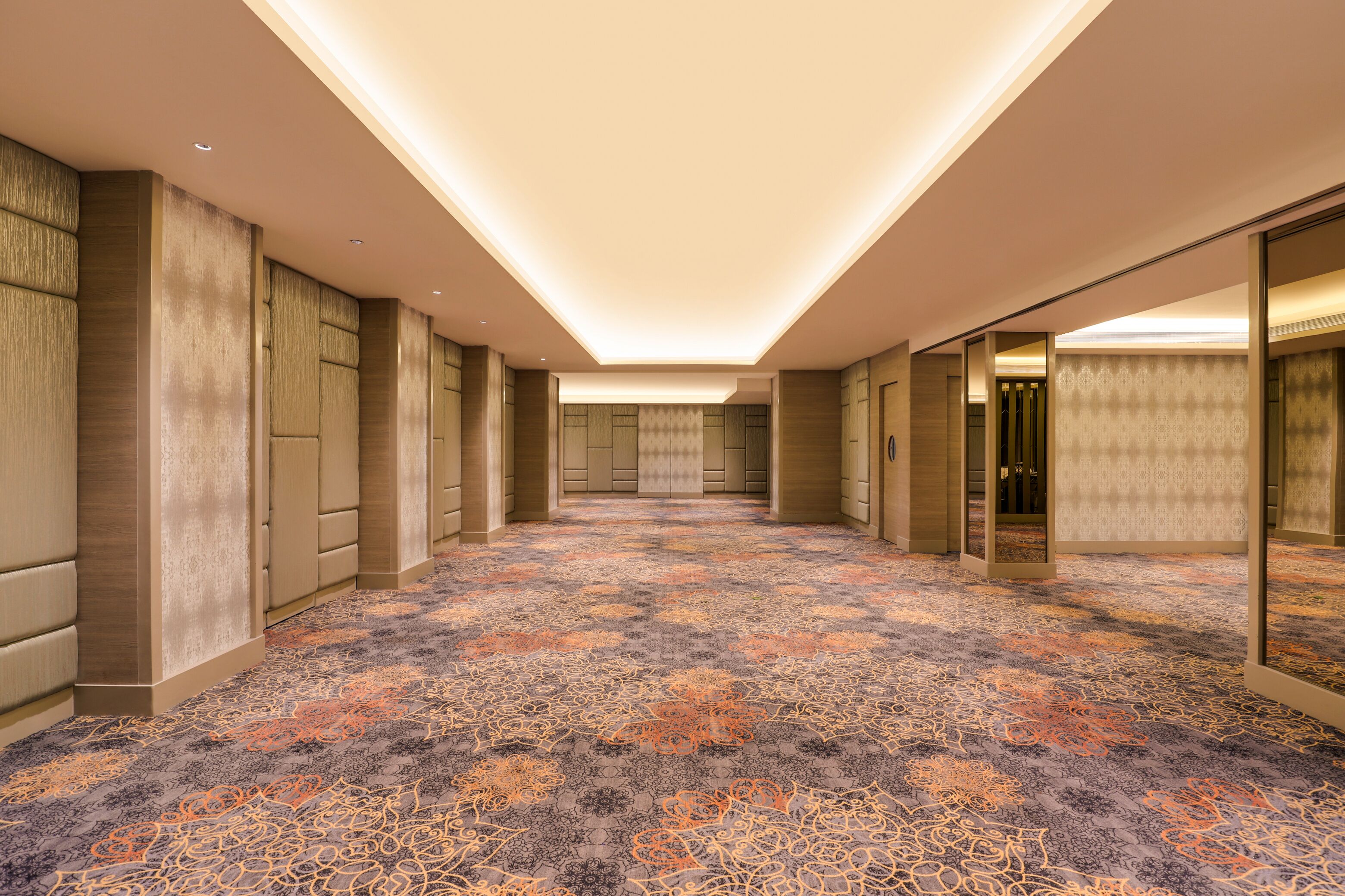 Photo - Lemon Tree Premier, Malad, Mumbai