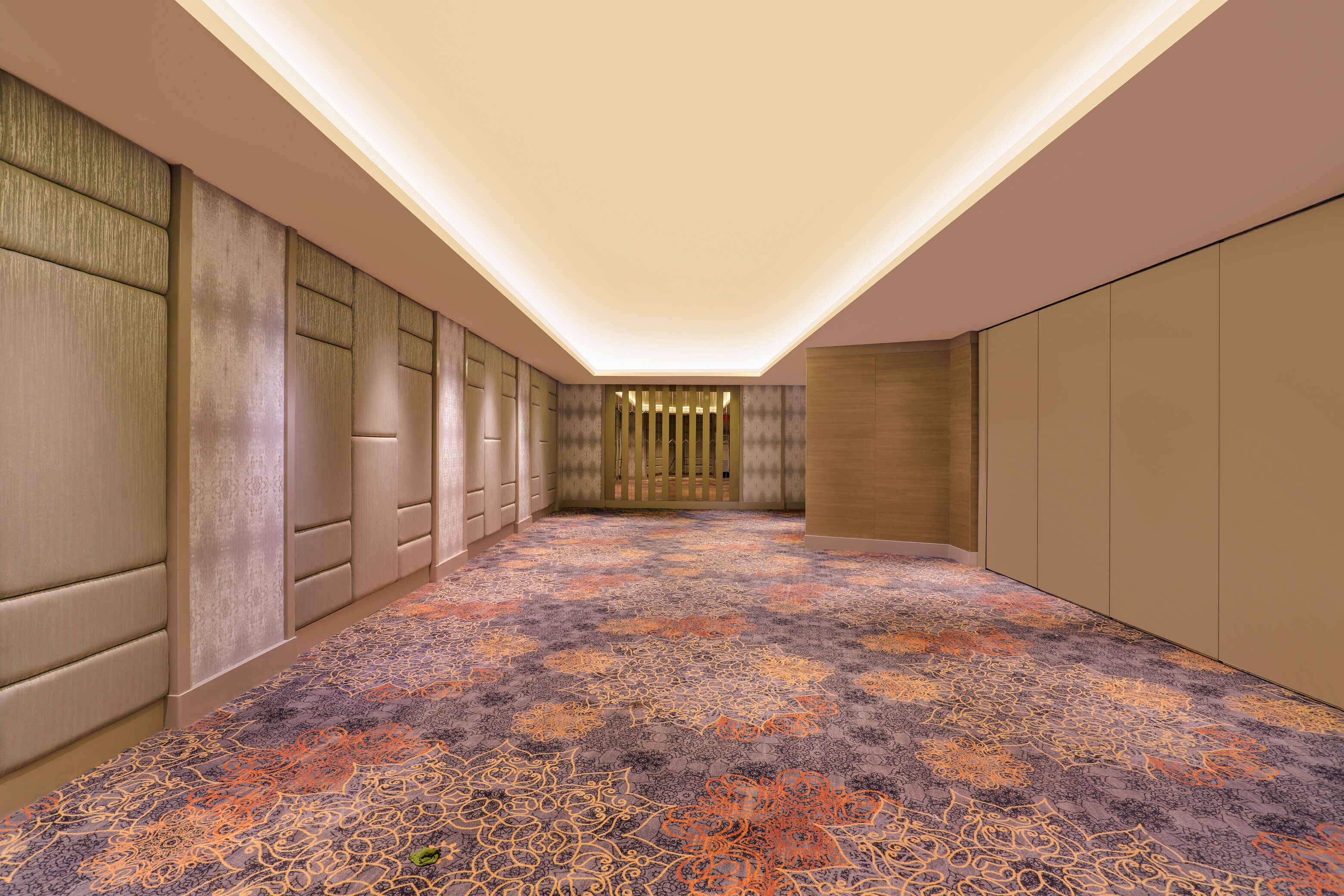 Photo - Lemon Tree Premier, Malad, Mumbai