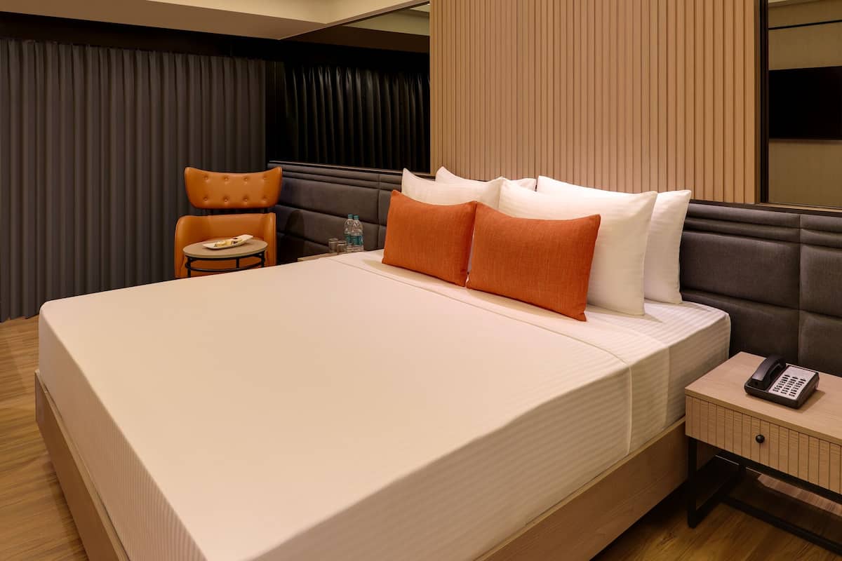 Habitación (Executive Queen) | Minibar, escritorio, espacio para trabajar con laptop y wifi gratis