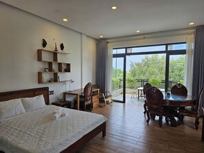 Premium Studio Suite | Makan dalam bilik