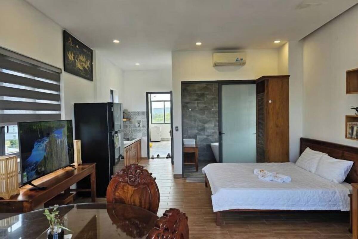 1 bedroom, hypo-allergenic bedding, pillow-top beds