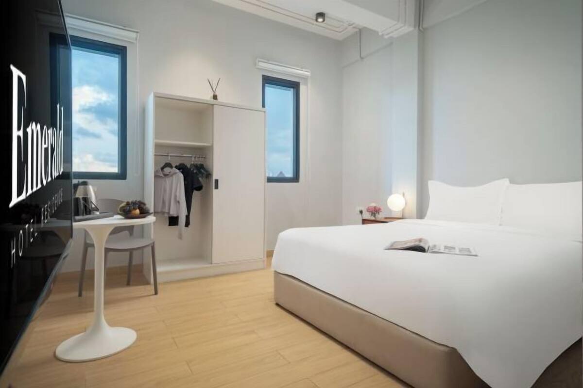 1 bedroom, in-room safe, soundproofing, free WiFi