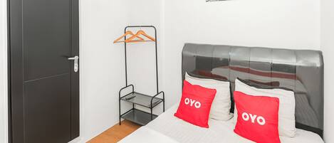 Standard Double Room | Laptop workspace, free WiFi, bed sheets