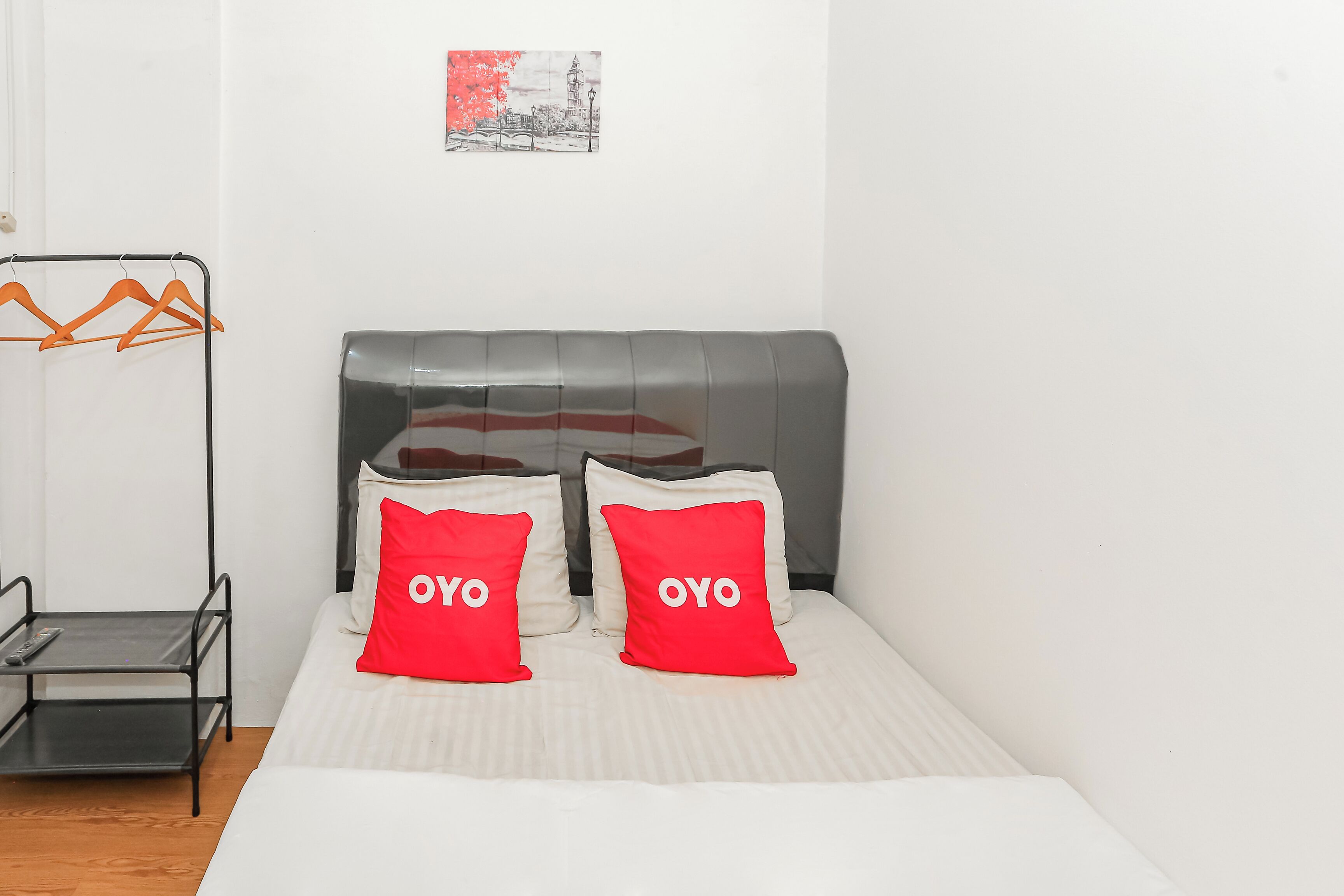 Quarto casal standard | Espaço de trabalho para notebook, Wi-Fi de cortesia, roupa de cama